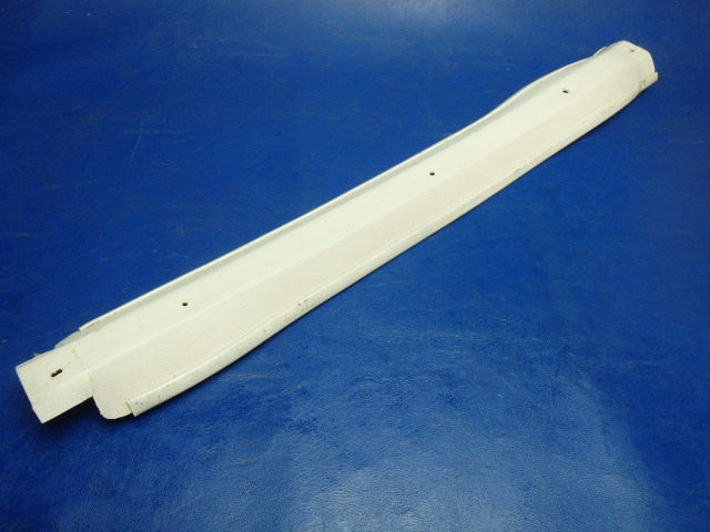 2415014-3-532 Cessna - Cover-Center Post