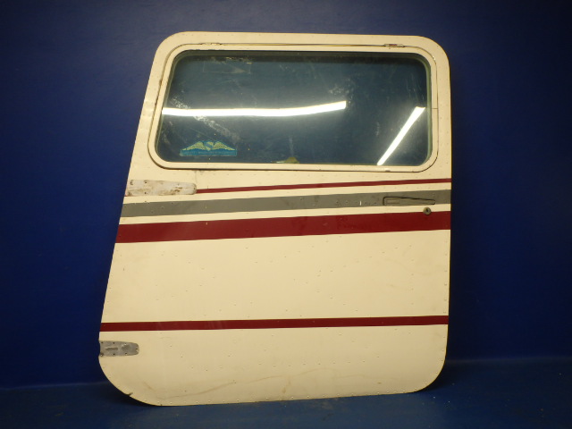 0710620-211 Cessna - CABIN DOOR LH - STRUCTURE (Damaged Parting Out)