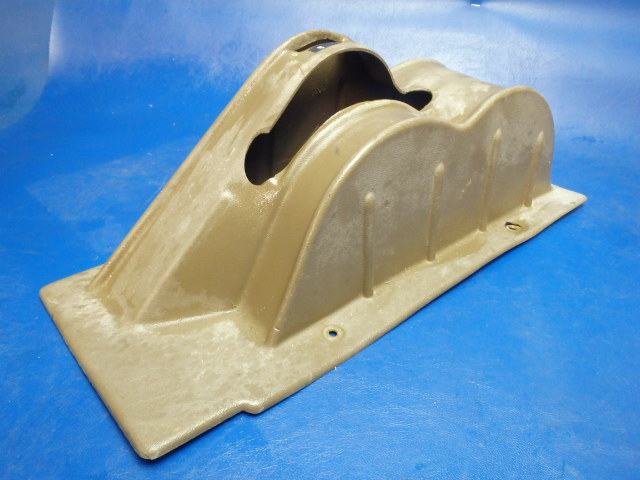 67785-17 Piper - Cover-Flap Handle(Screw Holes Are Cracked See Photos)