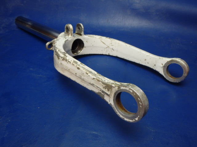 61972-304 Piper - FORK ASSEMBLY - Nose gear (includes Fork Piston Tube)