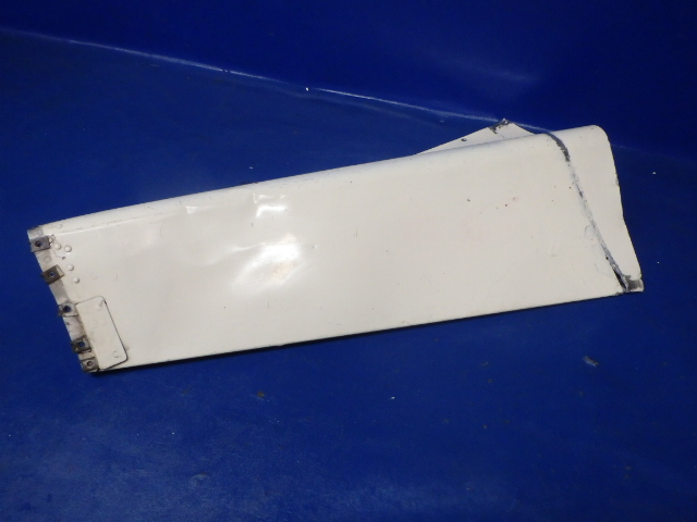 1741004-17 Cessna - FAIRING-WHEEL MAIN LANDING GEAR LH (cracked see details)