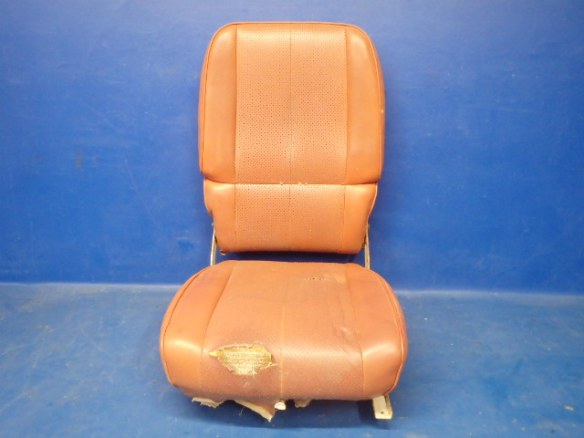 0414060-2 Cessna - SEAT-RECLINING RH CoPILOT (KNOB BROKEN)