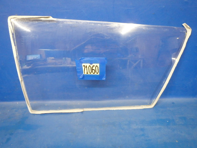 67379-00 Piper - WINDOW- Center left