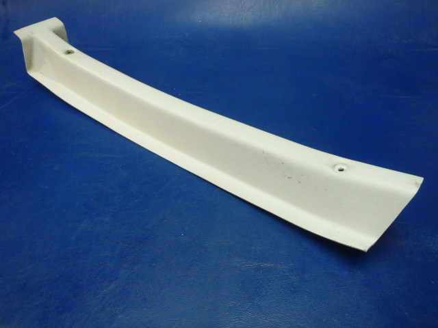 63125-03 Piper - COVER Window post left