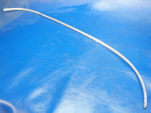 63142-32 Piper - TRIM STRIP - Headlining