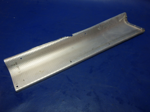 67295-01 Piper - DUCT - Cabin heat right rear(CRACKED)