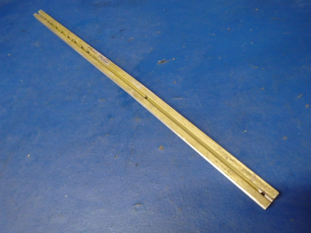 21955-04 Piper - TRACK - Seat left inboard