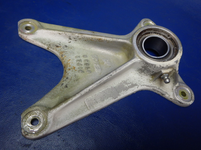 67042-12 Piper - FITTING - Aft trunnion