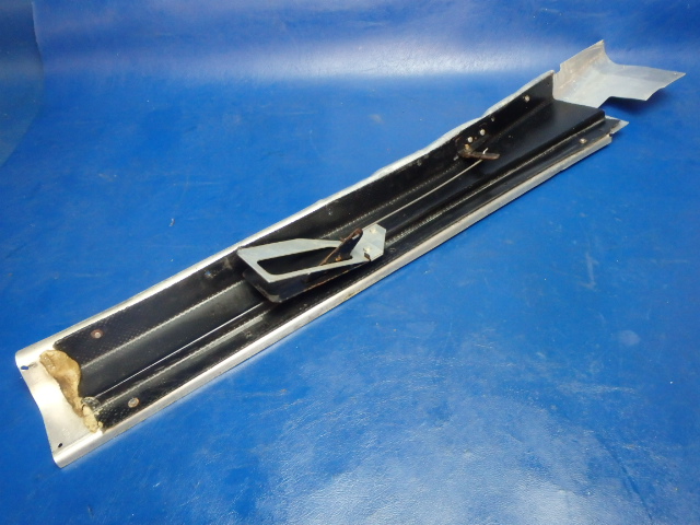 36511-03 Piper - DUCT ASSEMBLY - Cabin heat center right