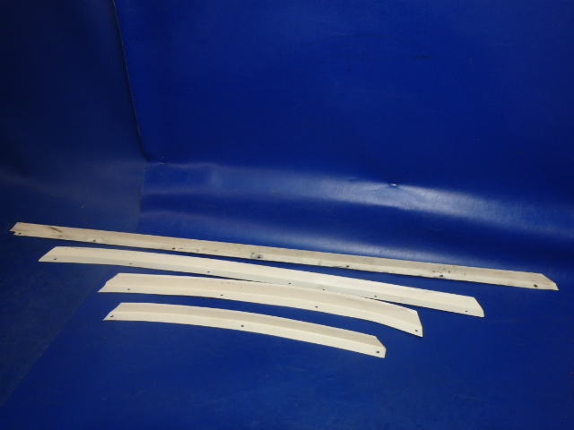NPN Piper - Retainer Set-Left Front Window