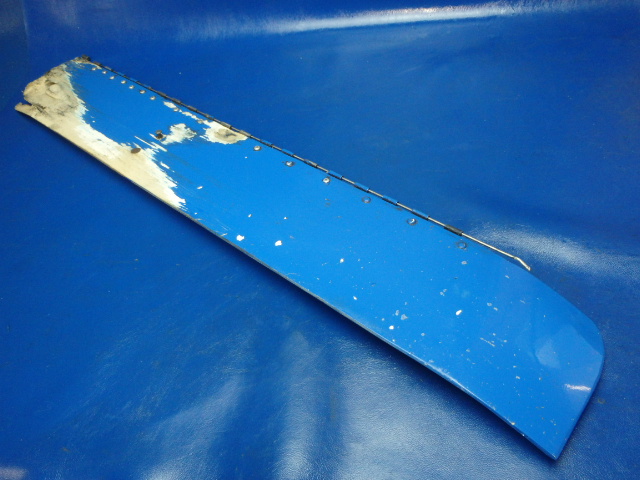 67352-01 Piper - DOOR Nose gear right (Item needs fiberglass repair) See photos.