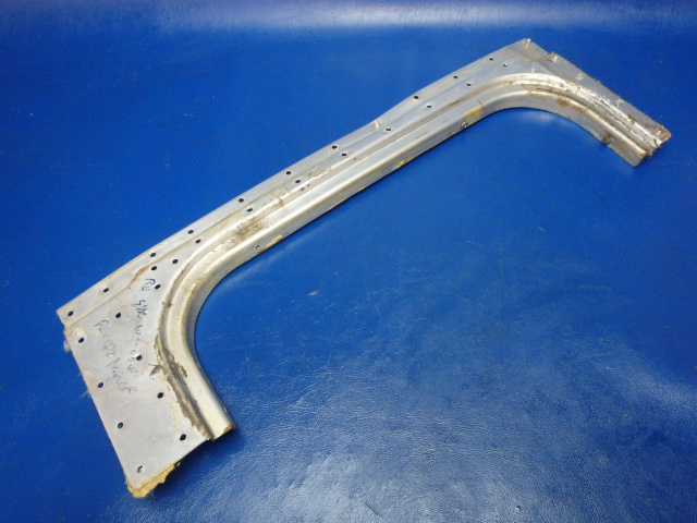 0711615-2 Cessna - Retainer-RH Side Window Forward