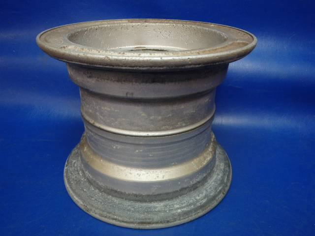 40-86 Cleveland - WHEEL. - Main 6.00-6 (Has pitting - See photos)