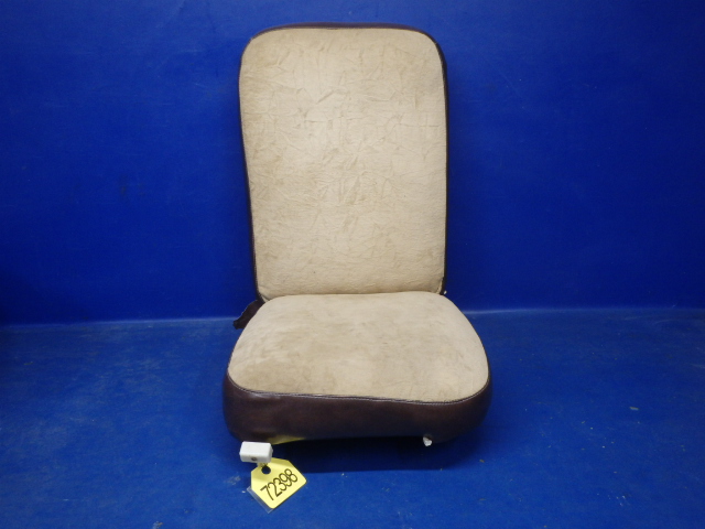 0400118-88 Cessna - SEAT ASSEMBLY RH (Recline knob is Damaged) See Photos for details.