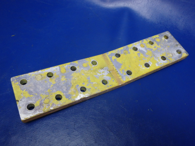 77381-02 Piper - PLATE - Wing attachment bottom