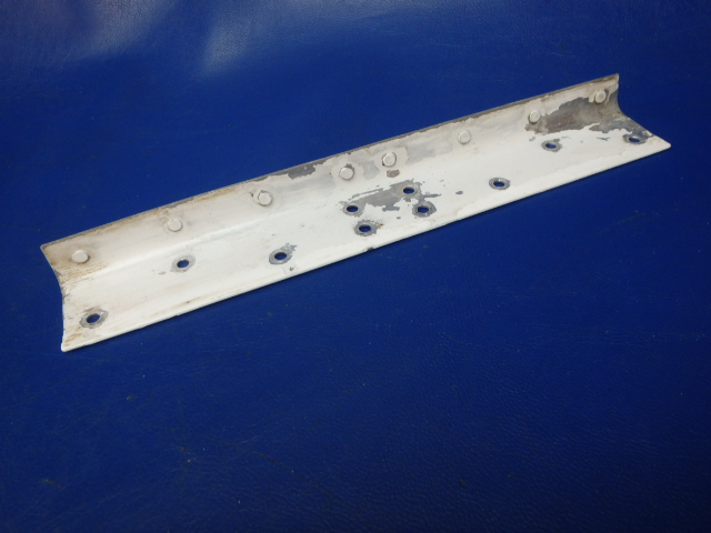 169-620000-63 Beechcraft - ANGLE - STABILATOR TAB