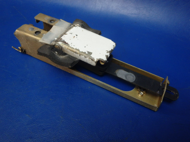 68188-00 Piper - Latch-Cabin Door