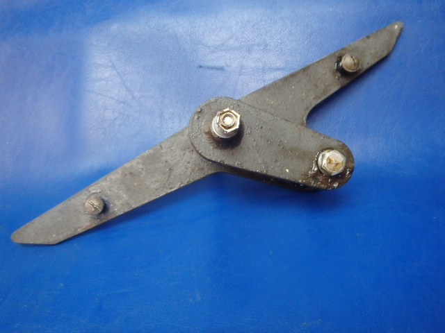 62771-00 Piper - BELLCRANK-LH AILERON