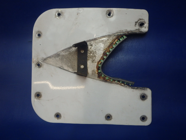 65688-00 Piper - Plate-Fairing Left