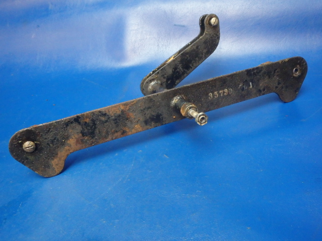 35730-03 Piper - BELLCRANK - Aileron right