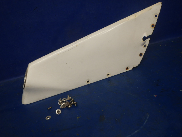 95908-13 Piper - Tip-Vertical Fin (Fiberglass) w/ Strobe Mounting Plate Adapter (See Details)
