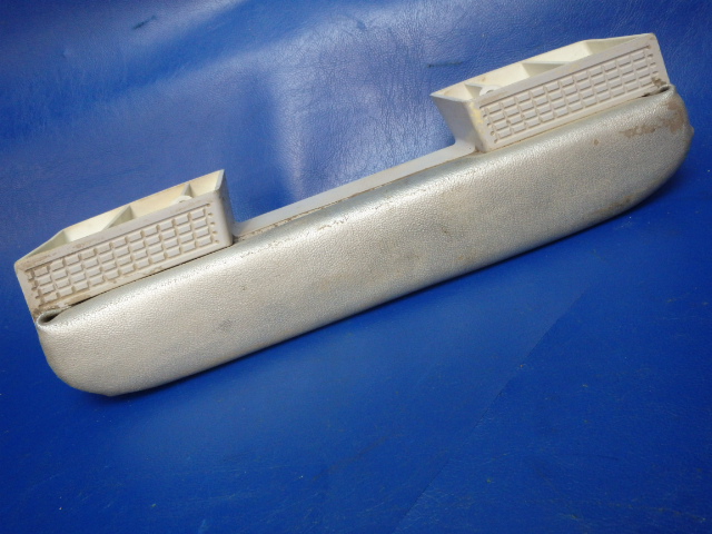 1414082-14 Cessna - Armrest (RH or LH - front or rear)