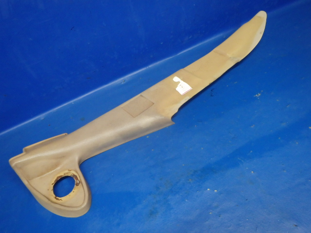 0415013- Cessna - SHIELD-RH (Plastic) (Cracked - Repairable)