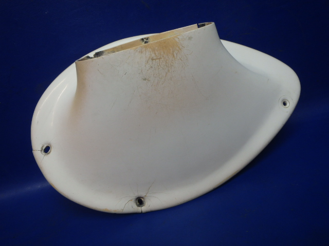 0421002-2-791 Cessna - FAIRING-STRUT LOWER - RH Plastic (CRACK)