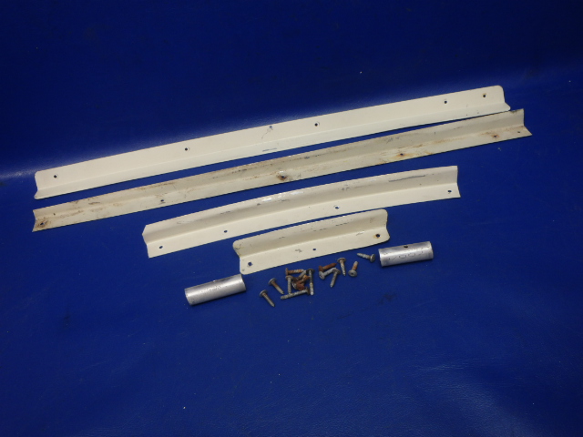 NPN Piper - Retainer Set- Right Rear Window