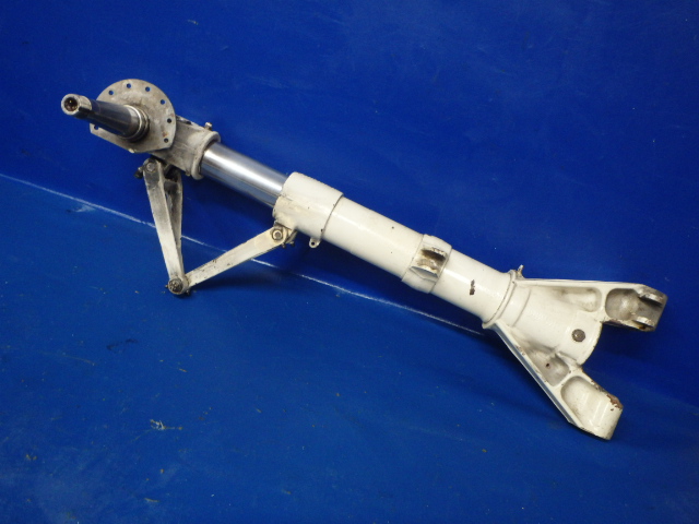5194001-4 Cessna - STRUT - MAIN GEAR (RH)