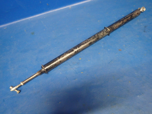 76425-00 Piper - BUNGEE ASSEMBLY - Nose wheel left (Pitting - See photos)