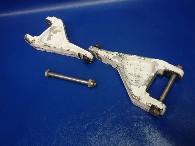 67012-00 Piper - LINK. ASSEMBLY - Main gear torque Qty (2)