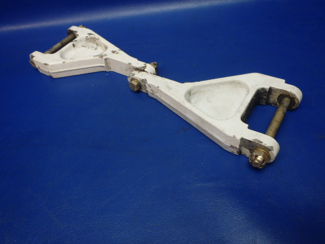 67012-00 Piper - LINK. ASSEMBLY - Main gear torque Qty (2)