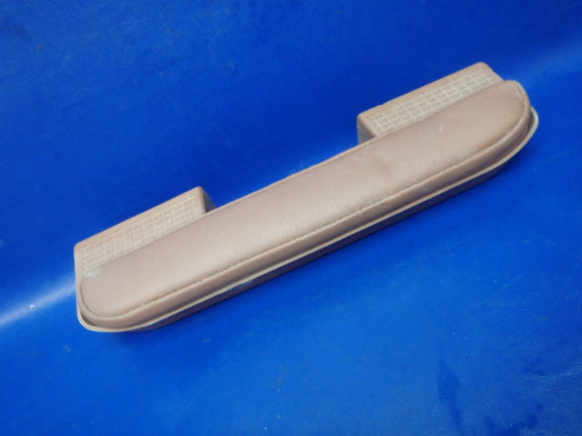 1414082-18 Cessna - Armrest-Rear