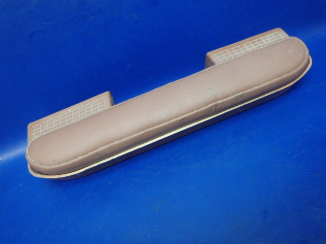 1414082-18 Cessna - Armrest-Rear