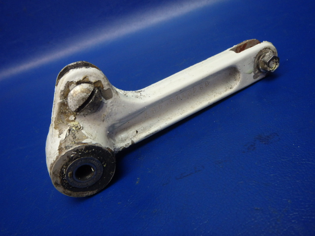 0842108-2 Cessna - ARM - RETRACT