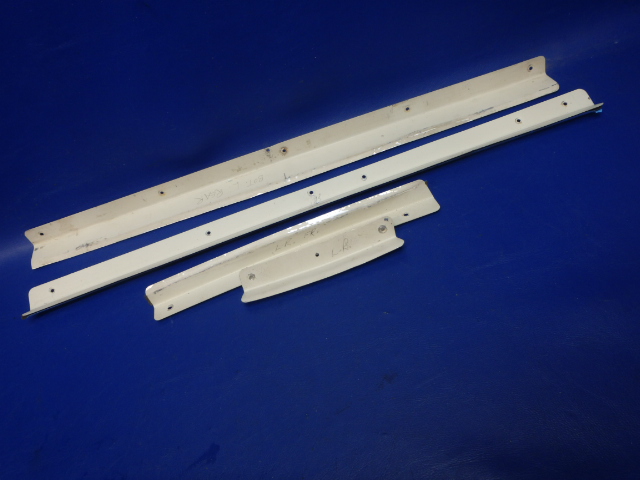 NPN Piper - RETAINER - LH Rear window set