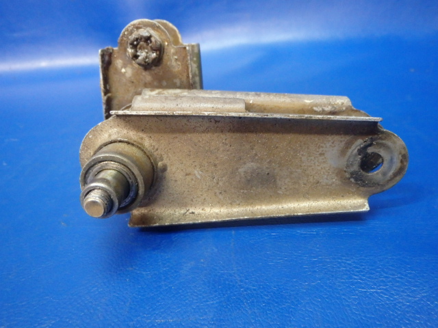 0862100-12 Cessna - BELLCRANK -FLAP INBOARD/OUTBOARD RH