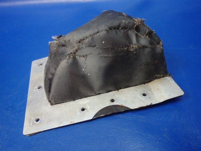 0822001-3 Cessna - HINGE COVER (Damaged - See Details)