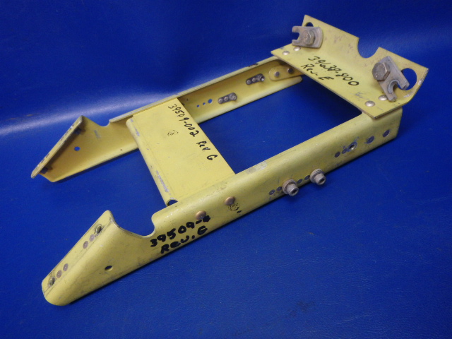 39509-02 Piper - Mount-Engine Controls