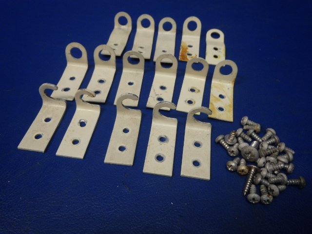 SET Piper - Curtain Rod Retainers