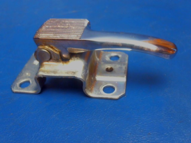 464 142 Piper - Handle-Door(171-837-019-041)