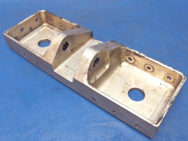 AS IS Cessna - FITTING-NOSE GEAR ACTUATOR Cracked