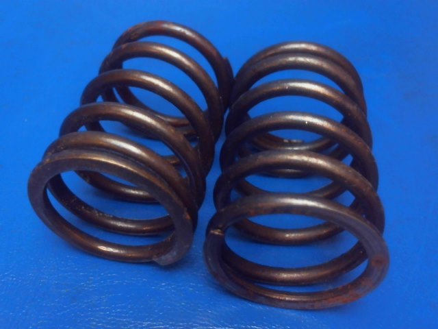 LW-11800 Lycoming O-235 - Spring-Valve Outer(QTY 2)