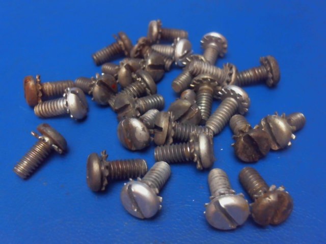 STD-1925 Lycoming - Valve Cover Screw(1/4-20 x 5/8 long Self Locking)QTY 28