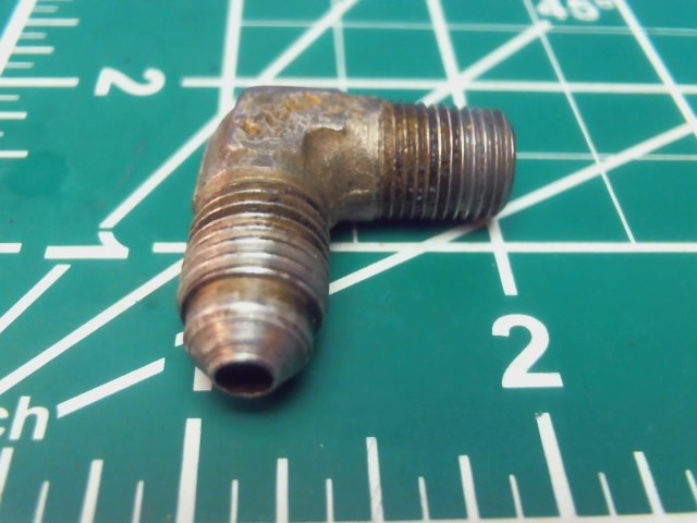 67524-00 Piper - ELBOW - Restricted RESTRICTOR Nose Gear Cylinder