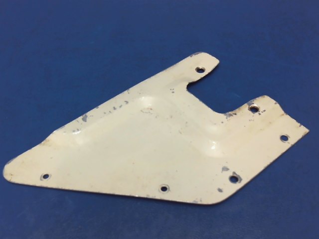 0413388-4 Cessna - HANDLE PLATE RH