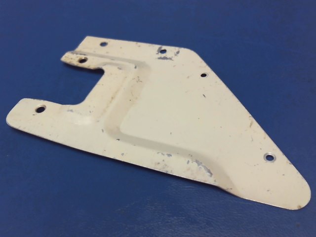 0413388-4 Cessna - HANDLE PLATE RH