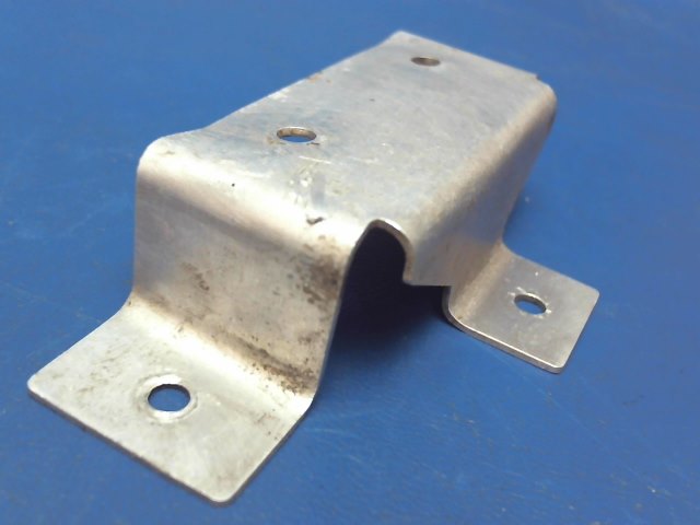 2416007-1 Cessna - BRACKET-FUEL STRAINER