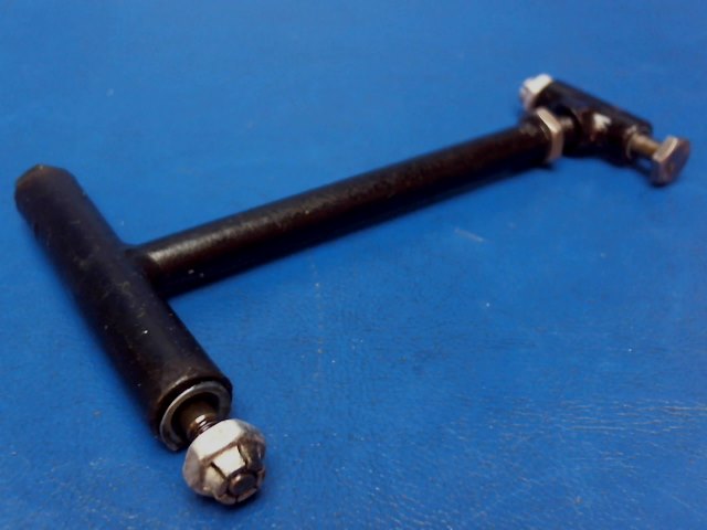 67357-00 Piper - Link-Nose Gear Door